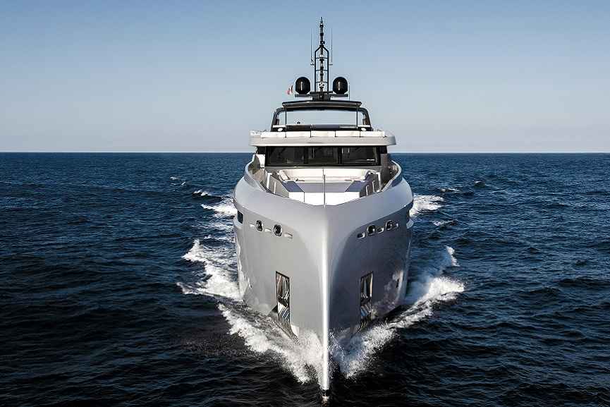 Drunken-weapon hunting in the Indian Ocean; John Paul arrested Drunken-weapon hunting in the Indian Ocean; John Paul arrested