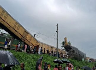 ബംഗാൾ ട്രെയിൻ അപകടം; മരണസംഖ്യ 15 ആയി- പത്ത് ലക്ഷം വീതം ധനസഹായം പ്രഖ്യാപിച്ചു West Bengal train accident