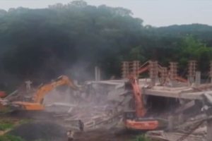 demolishes ysr congress office