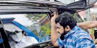 Black flag protest against the Chief Minister is not an insult