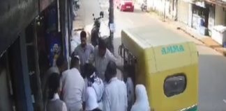 റോഡിൽ കുഴഞ്ഞുവീണ യുവതിക്ക് രക്ഷകരായി ആറാം ക്ളാസ് വിദ്യാർഥിനികൾ kannur news