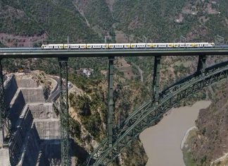 Chenab Bridge-vande bharat