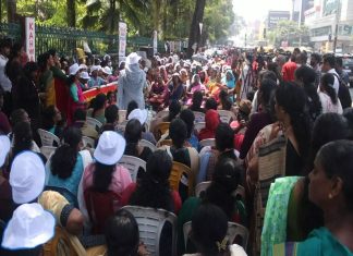 തൽക്കാലം 3000 രൂപയുടെ വർധന ആവശ്യപ്പെട്ട് സമരസമിതി; ചർച്ച ചെയ്യാമെന്ന് മന്ത്രി ശിവൻകുട്ടി Asha Workers' Protest in Kerala