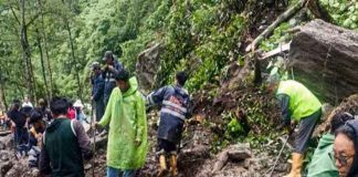 സിക്കിമിൽ മണ്ണിടിച്ചിൽ; സൈനിക ക്യാമ്പ് തകർന്ന് മൂന്നുമരണം- ആറുപേരെ കാണാതായി landslide in sikkim