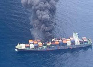 കൂടുതൽ കണ്ടെയ്നറുകളിൽ തീപടർന്നു; വൻതോതിൽ പുക, രക്ഷാപ്രവർത്തനം ദുഷ്കരം cargo ship accident
