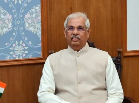 വന്ദേമാതരം മുഴുവൻ ആലപിക്കണമെന്ന് നിർദ്ദേശിച്ചിട്ടില്ല; വിശദീകരിച്ച് ലോക്ഭവൻ Kerala Governor