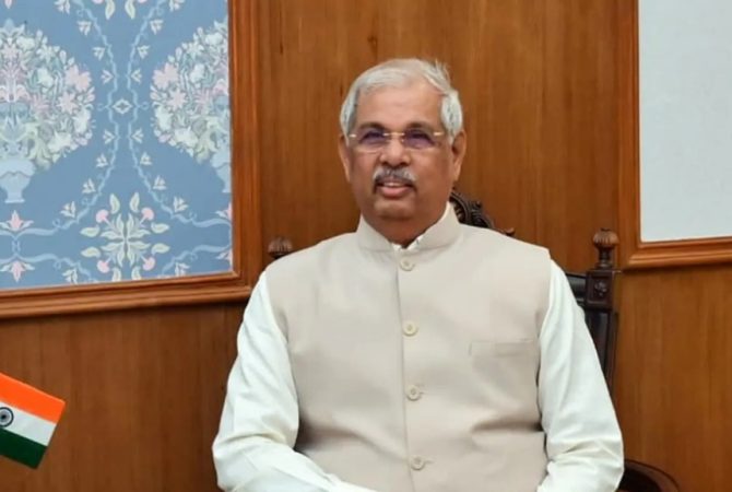 വന്ദേമാതരം മുഴുവൻ ആലപിക്കണമെന്ന് നിർദ്ദേശിച്ചിട്ടില്ല; വിശദീകിച്ച് ലോക്ഭവൻ Kerala Governor