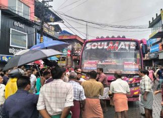 kozhikode kannur bus protest