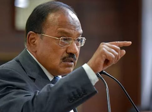 യുഎസ് താരിഫ് ഭീഷണി; അജിത് ഡോവൽ റഷ്യയിൽ, ബന്ധം ശക്തമാക്കും Ajit Doval