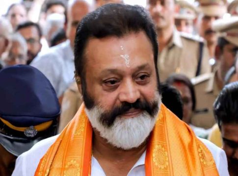 ‘ഒരു നിവേദനമുണ്ട്’; സുരേഷ് ഗോപിയുടെ കാർ തടഞ്ഞ് വയോധികൻ, പിടിച്ചുമാറ്റി പ്രവർത്തകർ Suresh Gopi