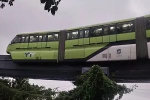 Mumbai Monorail stuck