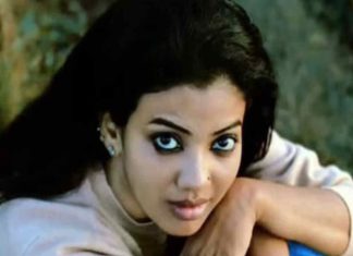 เดฒเดนเดฐเดฟเดเตเดเตเดธเตโ; ‘เดฌเตเดณเตเดณเดฑเตเดฑเต เดฒเตเดกเดฟ’ เดชเดฟเดเดฟเดฏเดฟเตฝ, เดธเดเดธเตโเดฅเดพเดจเดคเตเดคเต เดเดฆเตเดฏเดฎเดพเดฏเดฟ เดฏเตเดตเดคเดฟเดเตเดเต เดเดฐเตเดคเตฝ เดคเดเดเตเดเตฝ bullet lady arrest