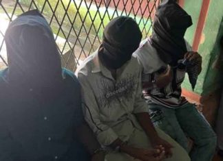 เดเตเดเดธเตโเดฏเต เดชเตเดฐเดตเตผเดคเตเดคเดเดฐเต เดฎเตเดเดเดฎเตเดเดฟ เดงเดฐเดฟเดชเตเดชเดฟเดเตเดเต; เดตเดเดเตเดเดพเดเตเดเตเดฐเดฟ เดเดธเตเดเดเตเดเตเดเดฏเต เดธเตโเดฅเดฒเด เดฎเดพเดฑเตเดฑเดฟ ksu activists presented with face coverings