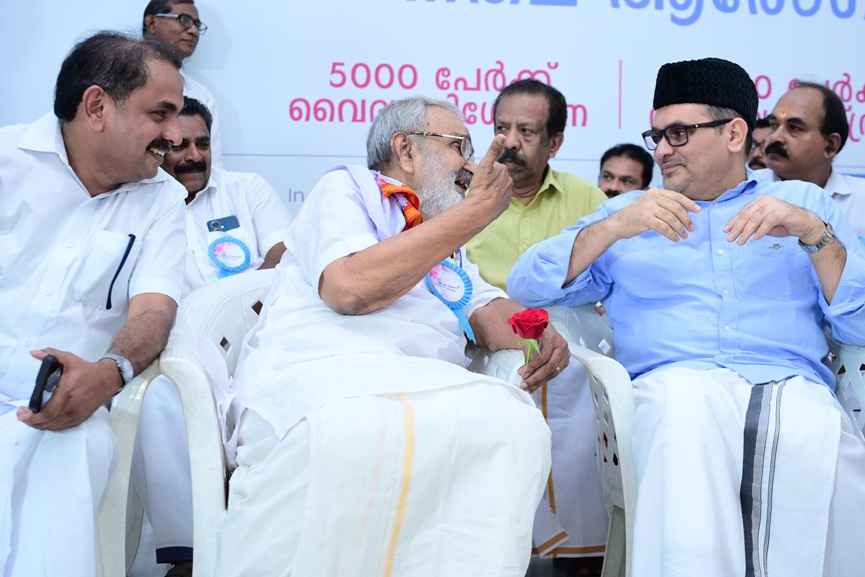 Ponnani Free Medical Camp-KP Noushad Ali-C Haridas Ex MP-Sayyid Munavvar Ali Shihab Thangal