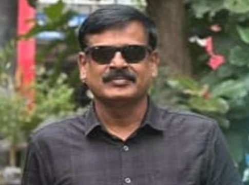 ‘രാഷ്ട്രപതിയുടെ ശബരിമല ദർശനം ആചാരലംഘനം’; ഡിവൈഎസ്പിയോട് വിശദീകരണം തേടി Alathoor DYSP Whatsapp Status Controversy