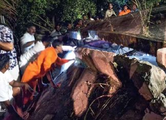 เด
เดเดฟเดฎเดพเดฒเดฟเดฏเดฟเตฝ เดฎเดฃเตเดฃเดฟเดเดฟเดเตเดเดฟเตฝ; เดฆเดฎเตเดชเดคเดฟเดเดณเต เดชเตเดฑเดคเตเดคเตเดคเตเดคเดฟเดเตเดเต, เดฌเดฟเดเตเดตเดฟเดจเตเดฑเต เดฎเดฐเดฃเด เดธเตโเดฅเดฟเดฐเตเดเดฐเดฟเดเตเดเต Landslide in Adimali