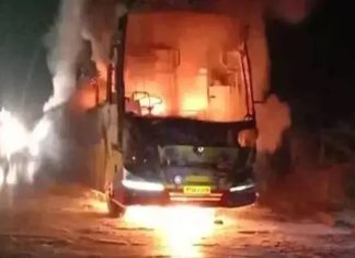 മാങ്കൂട്ടം ചുരത്തിൽ ടൂറിസ്റ്റ് ബസിന് തീപിടിച്ചു; ആളപായമില്ല Bus Caught Fire