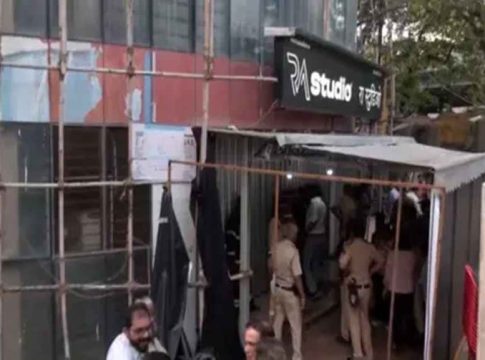 മുൾമുനയിൽ മുംബൈ; ബന്ദികളാക്കിയ 17 കുട്ടികളെ മോചിപ്പിച്ചു, പ്രതി ഏറ്റുമുട്ടലിൽ കൊല്ലപ്പെട്ടു Mumbai Hostage Incident