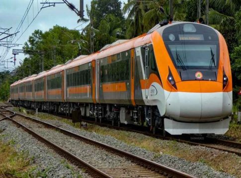കേരളത്തിനും വന്ദേഭാരത് സ്ളീപ്പർ ട്രെയിൻ; മണിക്കൂറിൽ 180 കിലോമീറ്റർ വരെ വേഗത Vande Bharat Express