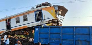 ബിലാസ്പുരിൽ മെമു ഗുഡ്സ് ട്രെയിനിലേക്ക് ഇടിച്ചുകയറി ആറുമരണം Bilaspur Train Accident