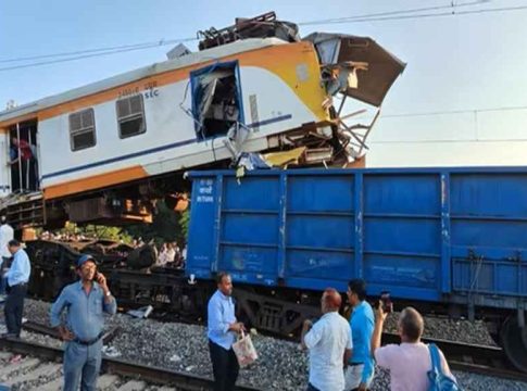 ബിലാസ്പുരിൽ മെമു ഗുഡ്സ് ട്രെയിനിലേക്ക് ഇടിച്ചുകയറി ആറുമരണം Bilaspur Train Accident