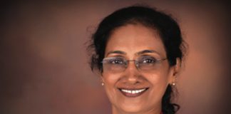 പൊതുവേദിയിൽ മേയർക്ക് രാജിക്കത്ത് കൈമാറി കോൺഗ്രസ് കൗൺസിലർ; നാടകീയ രംഗം Alphonsa Mathew