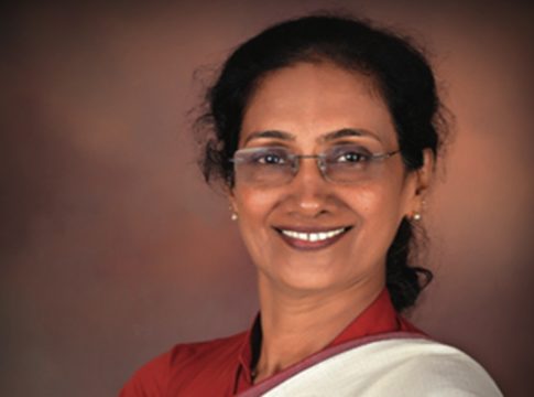 പൊതുവേദിയിൽ മേയർക്ക് രാജിക്കത്ത് കൈമാറി കോൺഗ്രസ് കൗൺസിലർ; നാടകീയ രംഗം Alphonsa Mathew