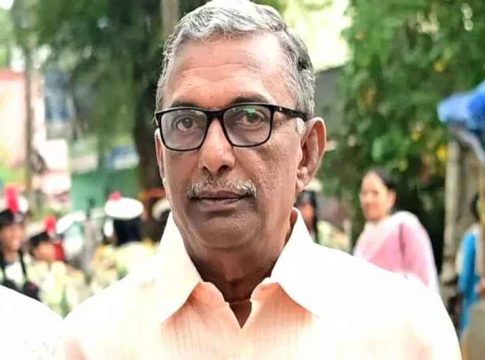 ‘പോറ്റിക്ക് തന്ത്രിയുമായും മന്ത്രിയുമായും നേരത്തെ പരിചയം’; കുരുക്കായി പത്മകുമാറിന്റെ മൊഴി A Padmakumar