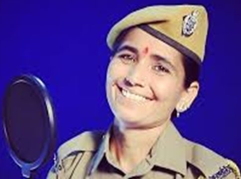 പ്രതിസന്ധികളിൽ തളർന്ന് പോകാതെ സുനിത, ജൻമ നാട്ടിലെ ആദ്യ വനിതാ പോലീസ് Sunita Choudhary