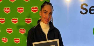 വെറും11.43 സെക്കൻഡ്, പൈനാപ്പിൾ തൊലികളഞ്ഞ് കഷ്ണങ്ങളാക്കി; റെക്കോർഡ് നേടി യുവതി Dominika Gasparova