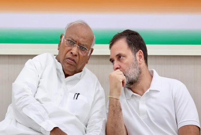 Mallikarjun Kharge and Rahul Gandhi