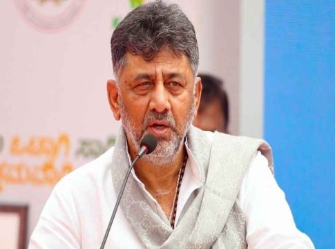 ‘ഞങ്ങൾക്ക് ഒരു കേരളീയരെയും വേണ്ട’; പരാമർശം വിവാദമായി, വിശദീകരിച്ച് ഡികെ ശിവകുമാർ DK Shivakumar