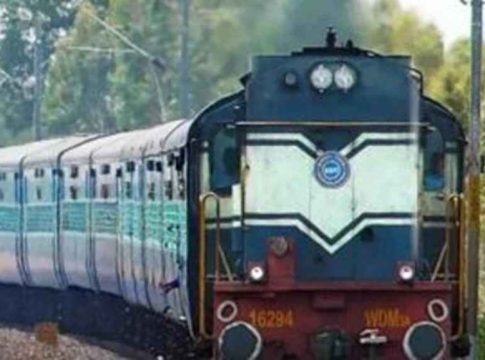 65 തീവണ്ടികളുടെ വേഗം കൂടും; പുതിയ സമയക്രമം നാളെമുതൽ പ്രാബല്യത്തിൽ Train-Services