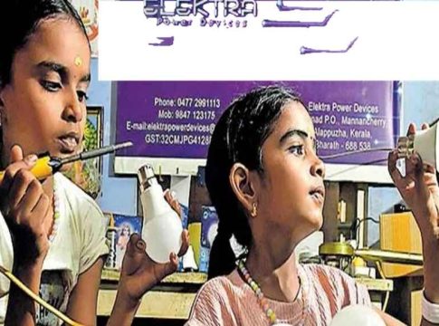 അച്ഛന് താങ്ങായി മക്കൾ; ‘പ്രകാശം പരത്തുന്ന പെൺകുട്ടി’കളായി ഗൗരിയും ശരണ്യയും gouri, sharanya