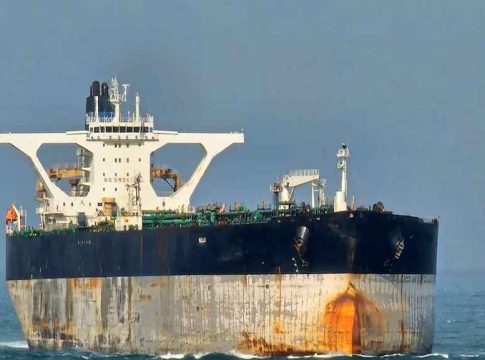 യുഎസ് പിടിച്ചെടുത്ത വെനസ്വേലൻ എണ്ണക്കപ്പലിൽ 28 ജീവനക്കാർ; മൂന്ന് ഇന്ത്യക്കാരും US seizes Venezuela Ship