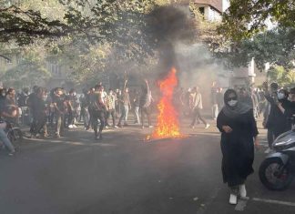 ഇറാനിൽ പ്രക്ഷോഭം അതിരൂക്ഷം; ഇന്ത്യൻ പൗരൻമാർ ഉടൻ രാജ്യം വിടണമെന്ന് എംബസി Iran Protest