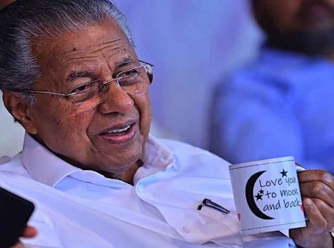 ‘ലവ് യു ടൂ മൂൺ ആൻഡ് ബാക്ക്’; അതിജീവിതയ്ക്ക് ഐക്യദാർഢ്യവുമായി മുഖ്യമന്ത്രി CM Pinarayi Vijayan