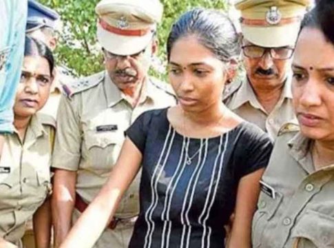 പിഞ്ചുകുഞ്ഞിനെ കടലിലെറിഞ്ഞ് കൊന്ന കേസ്; അമ്മ ശരണ്യ കുറ്റക്കാരി, സുഹൃത്തിനെ വെറുതെവിട്ടു saranya