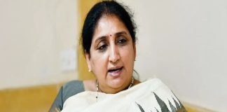 മഹാരാഷ്ട്ര ഉപമുഖ്യമന്ത്രി പദത്തിലേക്ക് സുനേത്ര പവാർ? എൻസിപി നേതൃയോഗം ചേർന്നു Sunetra Pawar