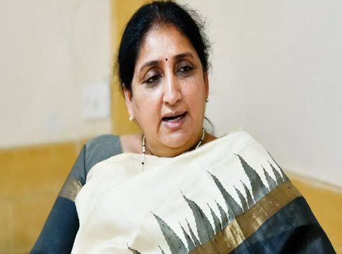 മഹാരാഷ്ട്ര ഉപമുഖ്യമന്ത്രി പദത്തിലേക്ക് സുനേത്ര പവാർ? എൻസിപി നേതൃയോഗം ചേർന്നു Sunetra Pawar