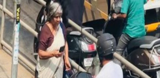 ഫുട്പാത്തിലൂടെ സ്കൂട്ടർ ഓടിച്ചയാളെ തടഞ്ഞു; ‘പ്രഭാവതി അമ്മയ്ക്ക്’ അഭിനന്ദന പ്രവാഹം Prabhavathi Amma