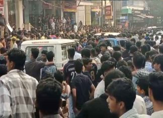 ഒരു രൂപയ്ക്ക് ഷൂ; ഇരച്ചെത്തി ആളുകൾ, കോഴിക്കോട് കടയ്ക്ക് മുന്നിൽ സംഘർഷം shop-inauguration-clash-in-kozhikode