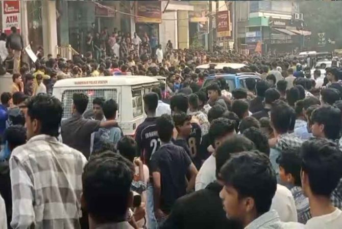 ഒരു രൂപയ്ക്ക് ഷൂ; ഇരച്ചെത്തി ആളുകൾ, കോഴിക്കോട് കടയ്ക്ക് മുന്നിൽ സംഘർഷം shop-inauguration-clash-in-kozhikode