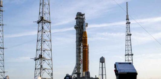 മനുഷ്യൻ വീണ്ടും ചന്ദ്രനിലേക്ക്; നാസയുടെ ആർട്ടെമിസ്-II ദൗത്യം നാളെ Artemis 2 Moon Mission