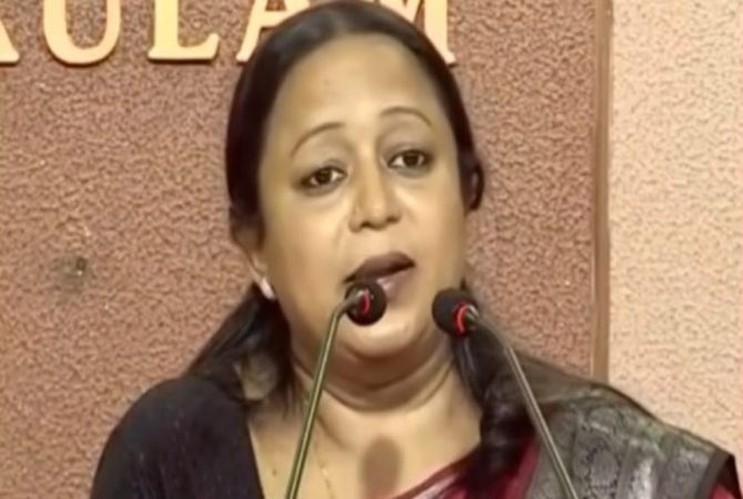 ട്വന്റി ട്വിന്റിയിൽ പൊട്ടിത്തെറി; പൂതൃക്ക പഞ്ചായത്ത് പ്രസിഡണ്ട് പൂജ ജോമോൻ രാജിവെച്ചു Poothrikka Grama Panchayat president resigned