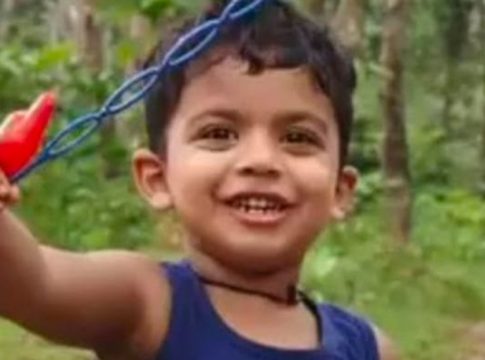അമ്മയ്ക്കൊപ്പം അങ്കണവാടിയിൽ നിന്ന് മടങ്ങിയ മൂന്നര വയസുകാരൻ പിക്കപ്പ് ഇടിച്ച് മരിച്ചു aryan