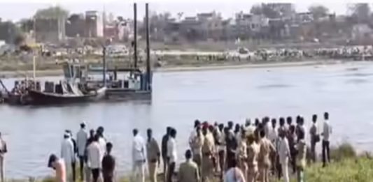 മഥുരയിൽ തീർഥാടകരുടെ ബോട്ട് മറിഞ്ഞ് പത്തുമരണം; നിരവധിപ്പേരെ കാണാതായി Mathura Yamuna Boat Accident