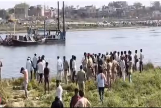 മഥുരയിൽ തീർഥാടകരുടെ ബോട്ട് മറിഞ്ഞ് പത്തുമരണം; നിരവധിപ്പേരെ കാണാതായി Mathura Yamuna Boat Accident