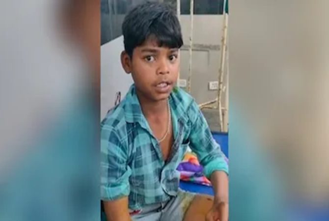 ‘ലവൻ പുലിയാണ് കേട്ടോ’; ആക്രമിക്കാൻ വന്ന പുലിയെ കഴുത്തിന് പിടിച്ച് രക്ഷനേടി 13-കാരൻ 13-year-old-boy face-off-leopard