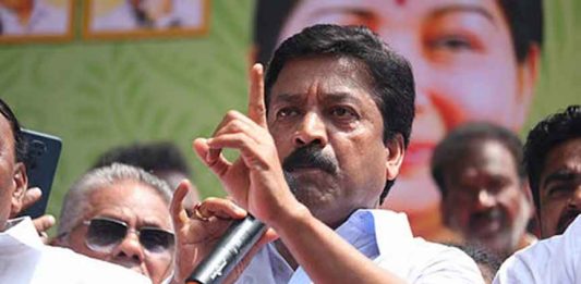 അണ്ണാ ഡിഎംകെ പിളർന്നു; ഷൺമുഖം വിഭാഗം ടിവികെയ്ക്കൊപ്പം, വിജയ്യെ കാണും AIADMK CV Shanmugam Group Joins TVK Govt
